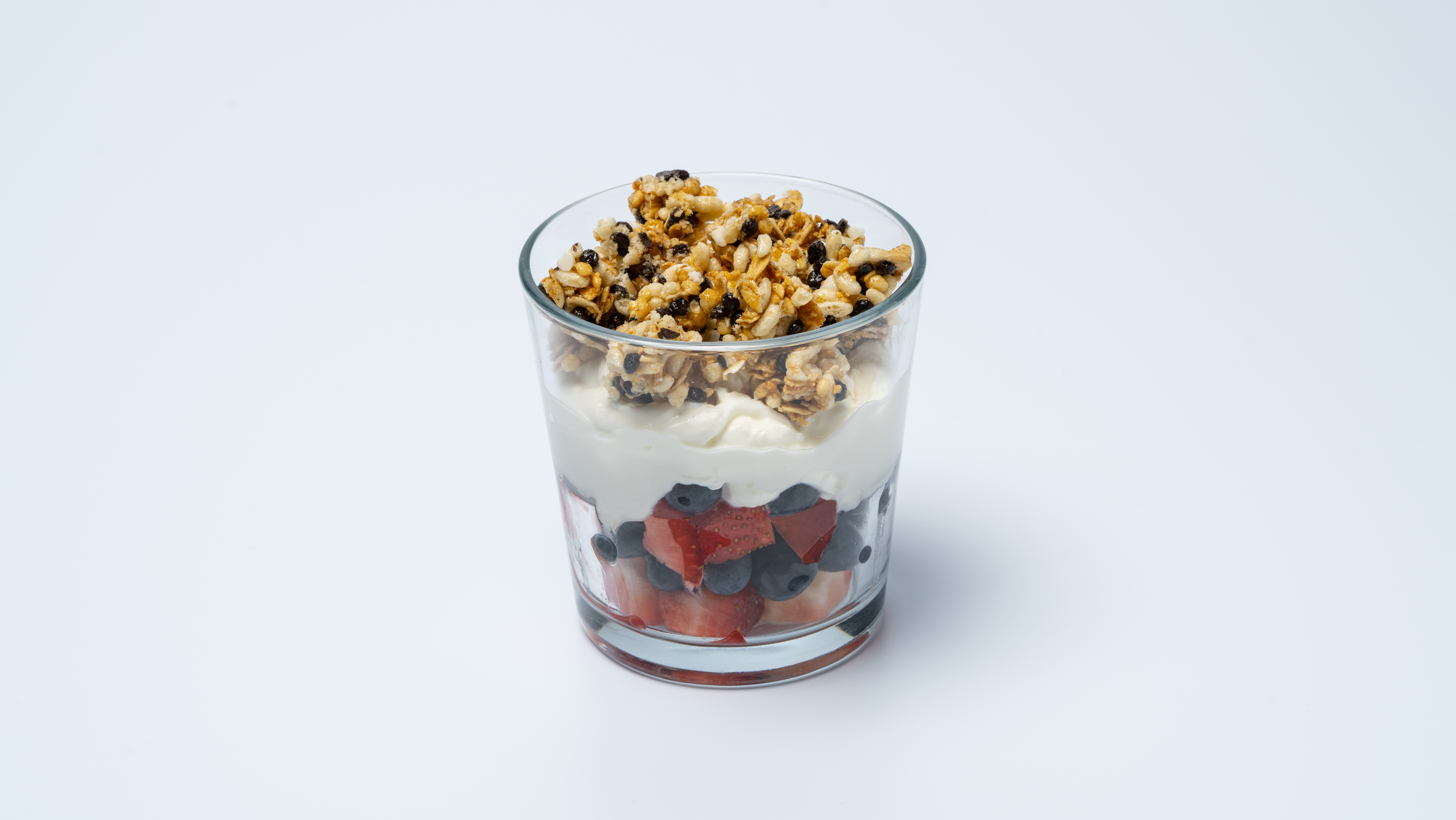 FRUIT & YOGURT PARFAIT WITH QUAKER® CHEWY BAR CRUMBLES